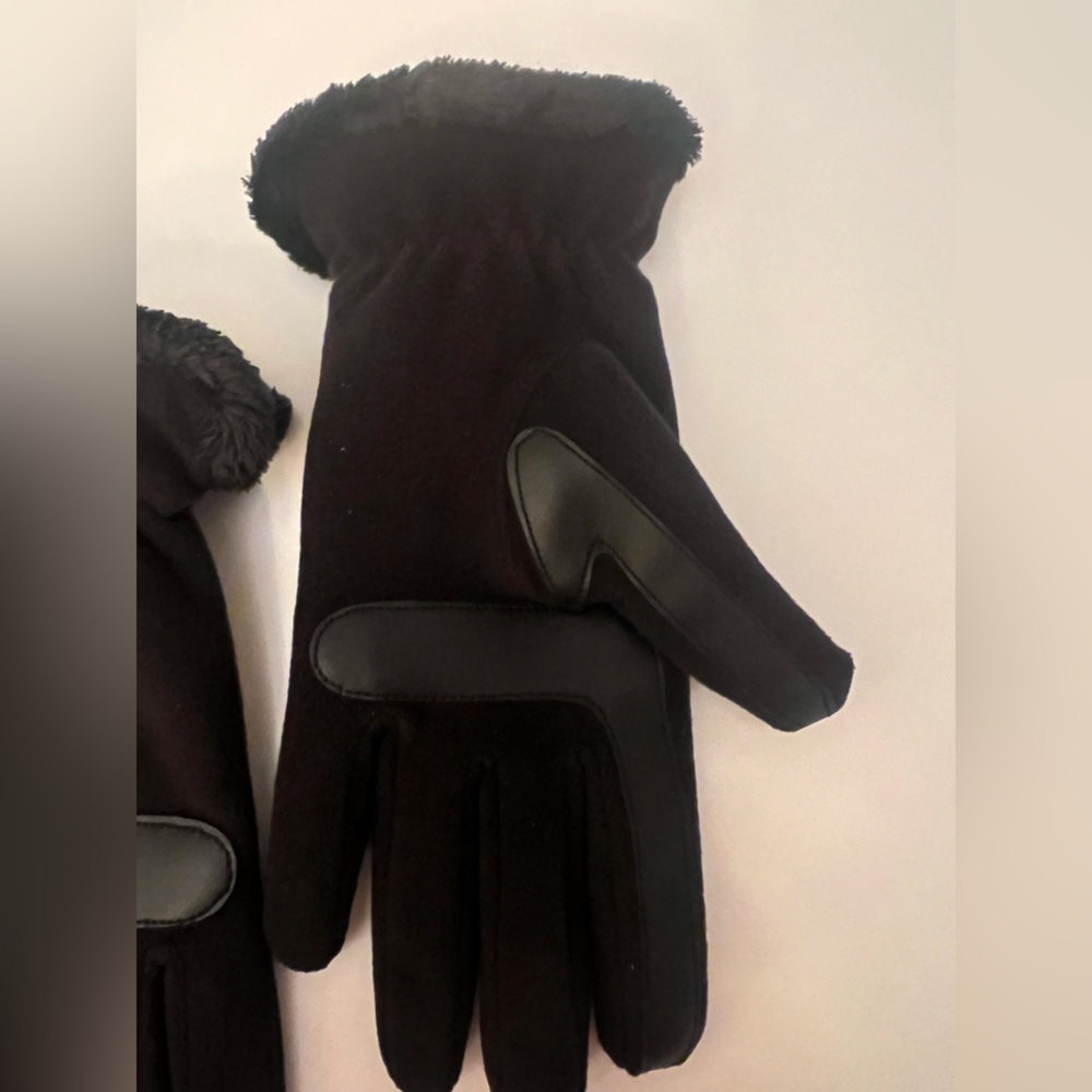 ISOTONER WOMEN’S STRETCH FLEECE GLOVES W/MICROLUXE LINING SIZE SMALL. BLACK - Picture 9 of 11